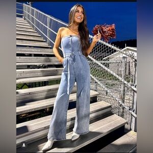 Needii NWOT Strapless Denim wide leg Jumpsuit SIZE SMALL